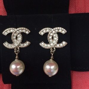 100% authentic Chanel earrings.